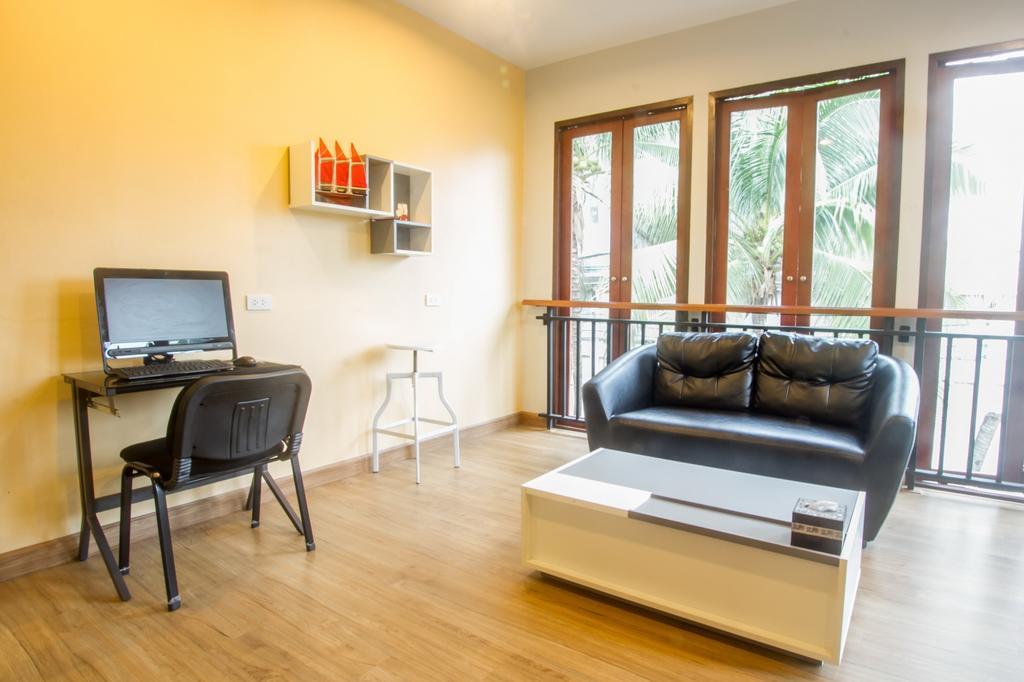Sunny Hostel Chiangmai @Tha Pae チエンマイ エクステリア 写真