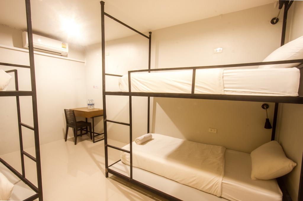 Sunny Hostel Chiangmai @Tha Pae チエンマイ 部屋 写真