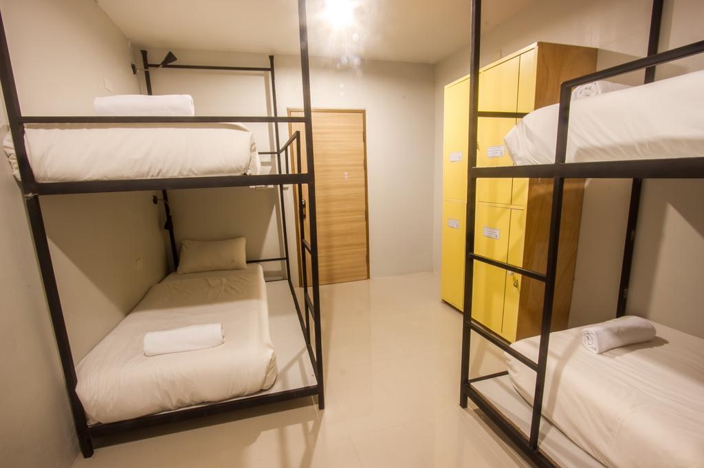 Sunny Hostel Chiangmai @Tha Pae チエンマイ 部屋 写真