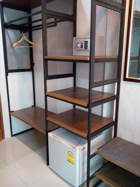 Sunny Hostel Chiangmai @Tha Pae チエンマイ エクステリア 写真