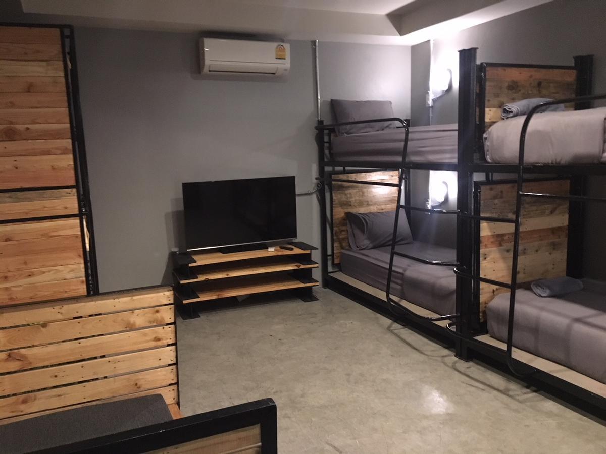 Sunny Hostel Chiangmai @Tha Pae チエンマイ エクステリア 写真