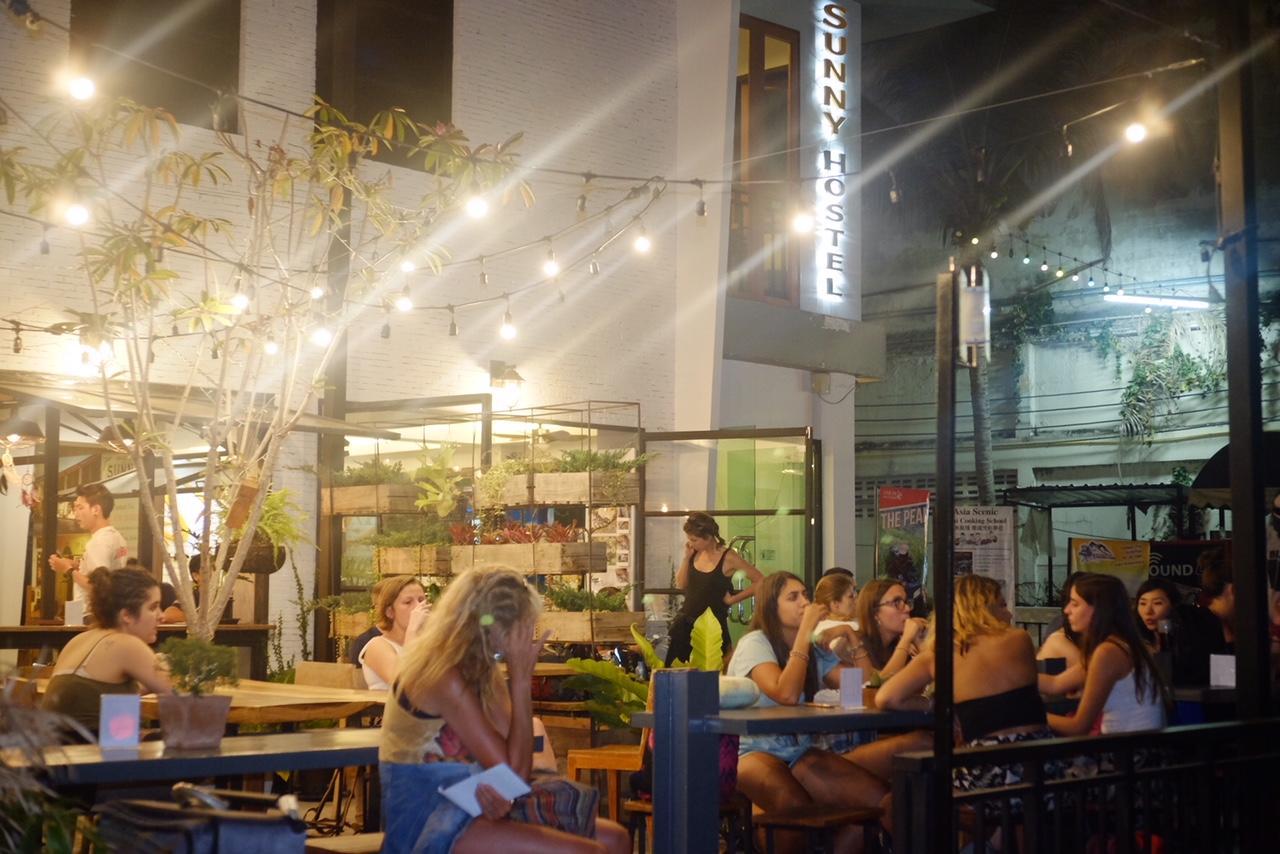 Sunny Hostel Chiangmai @Tha Pae チエンマイ エクステリア 写真
