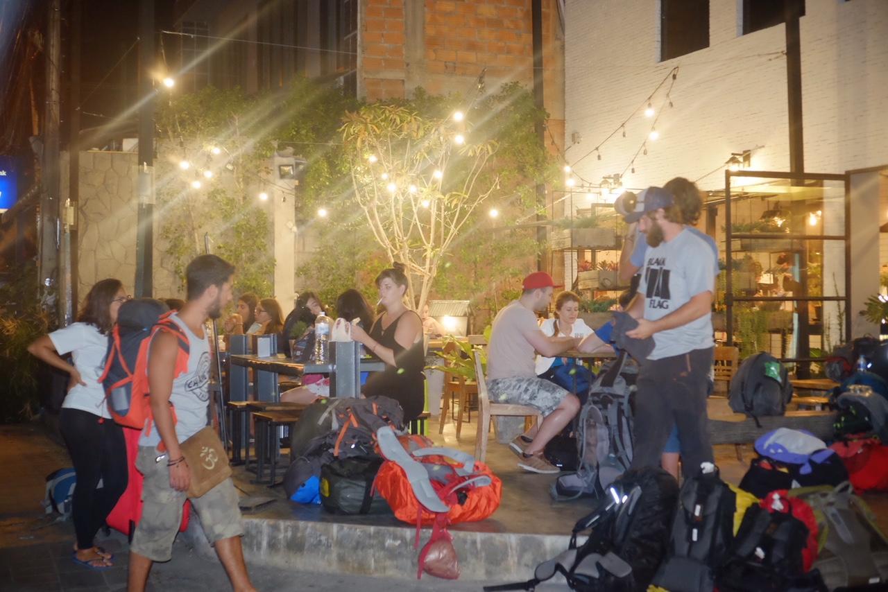 Sunny Hostel Chiangmai @Tha Pae チエンマイ エクステリア 写真