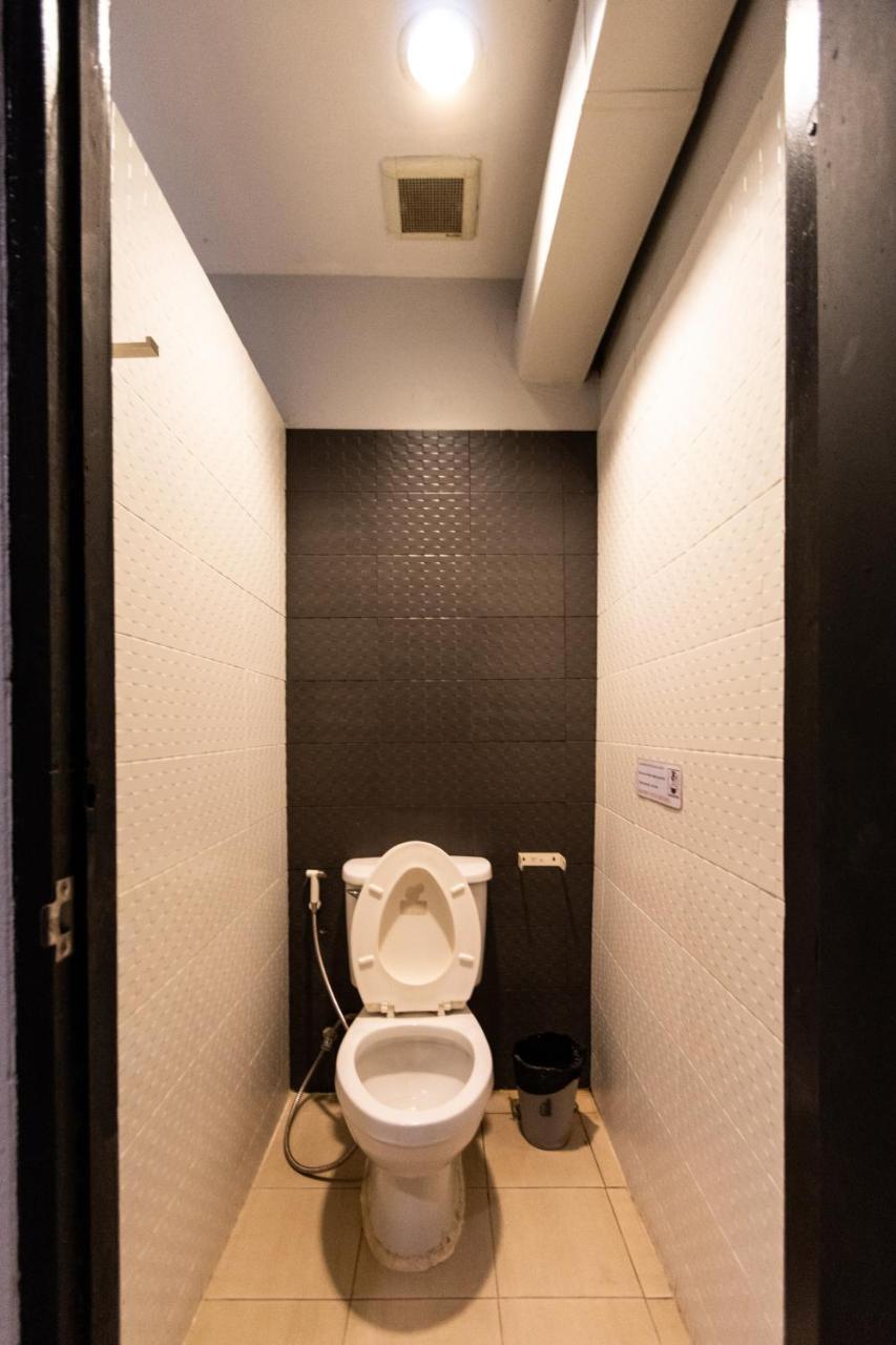 Sunny Hostel Chiangmai @Tha Pae チエンマイ エクステリア 写真