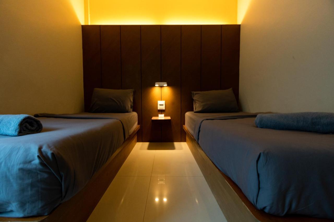 Sunny Hostel Chiangmai @Tha Pae チエンマイ エクステリア 写真