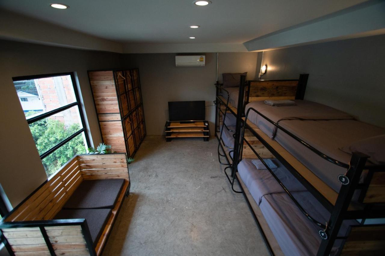 Sunny Hostel Chiangmai @Tha Pae チエンマイ エクステリア 写真