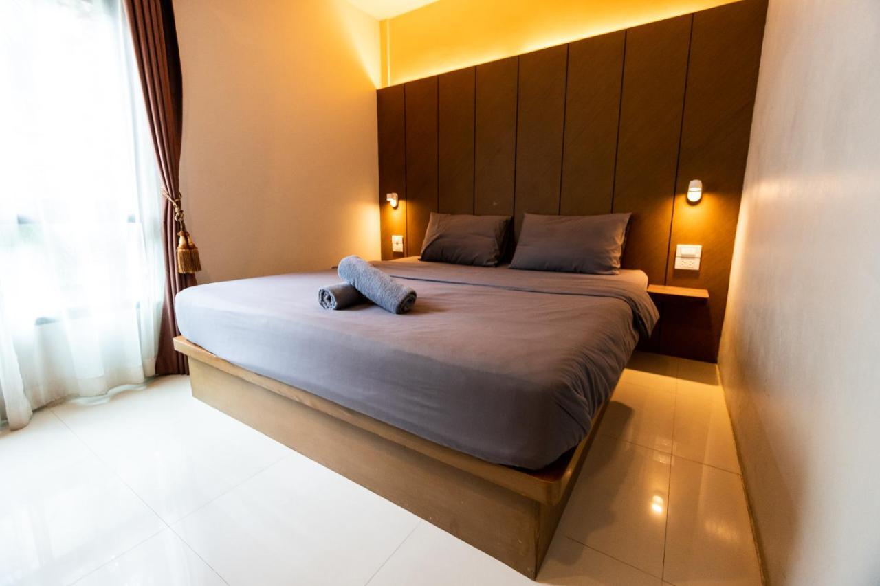 Sunny Hostel Chiangmai @Tha Pae チエンマイ エクステリア 写真
