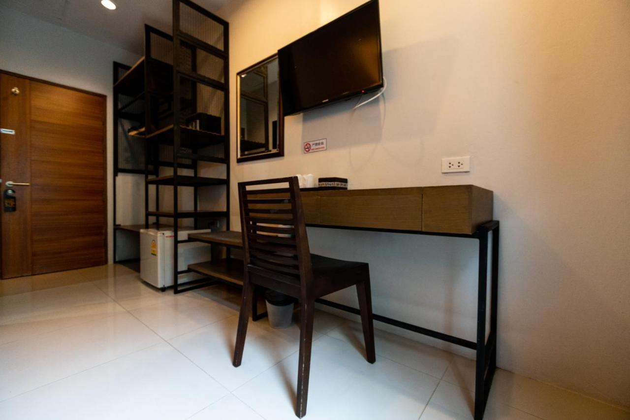 Sunny Hostel Chiangmai @Tha Pae チエンマイ エクステリア 写真