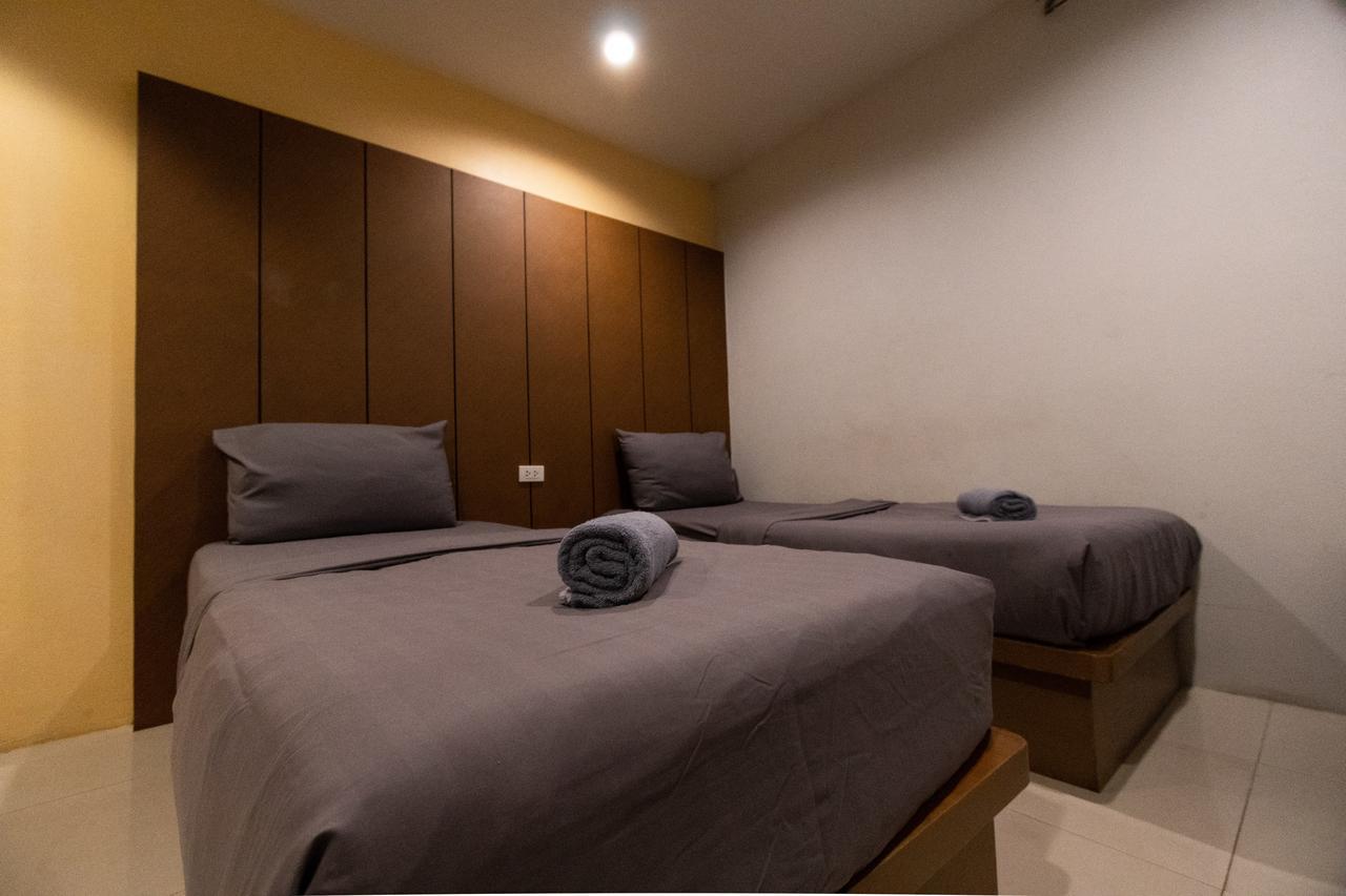 Sunny Hostel Chiangmai @Tha Pae チエンマイ エクステリア 写真