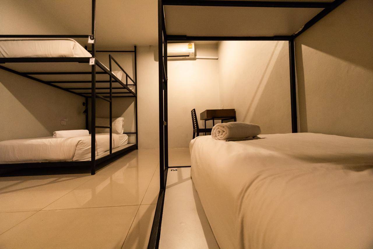 Sunny Hostel Chiangmai @Tha Pae チエンマイ エクステリア 写真